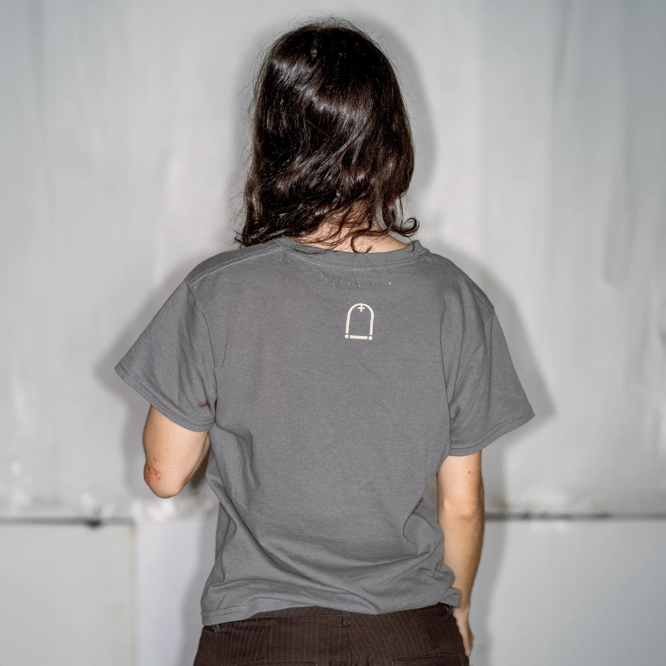 Camiseta gris 'pancarta' - Imagen 4
