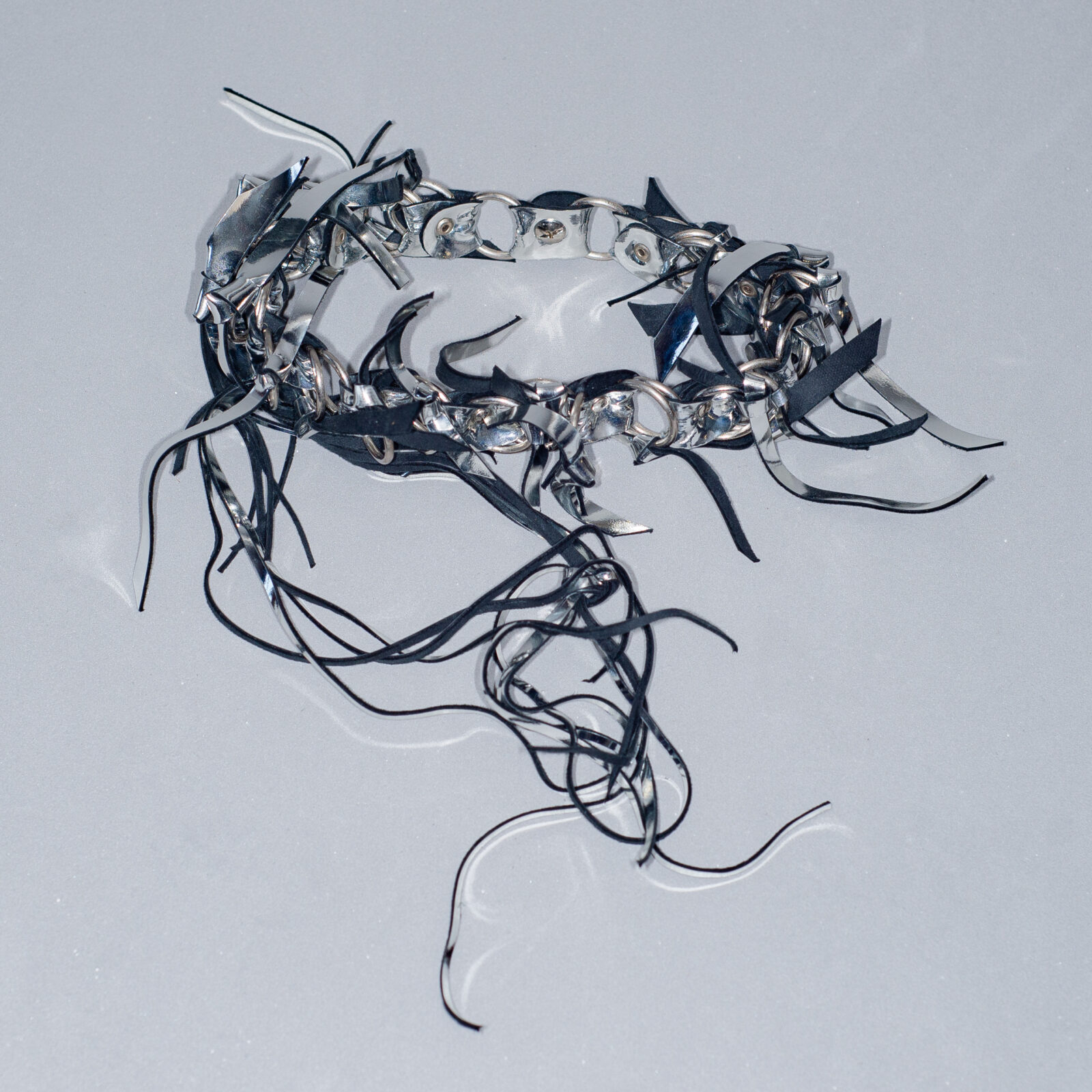 Mirror root choker