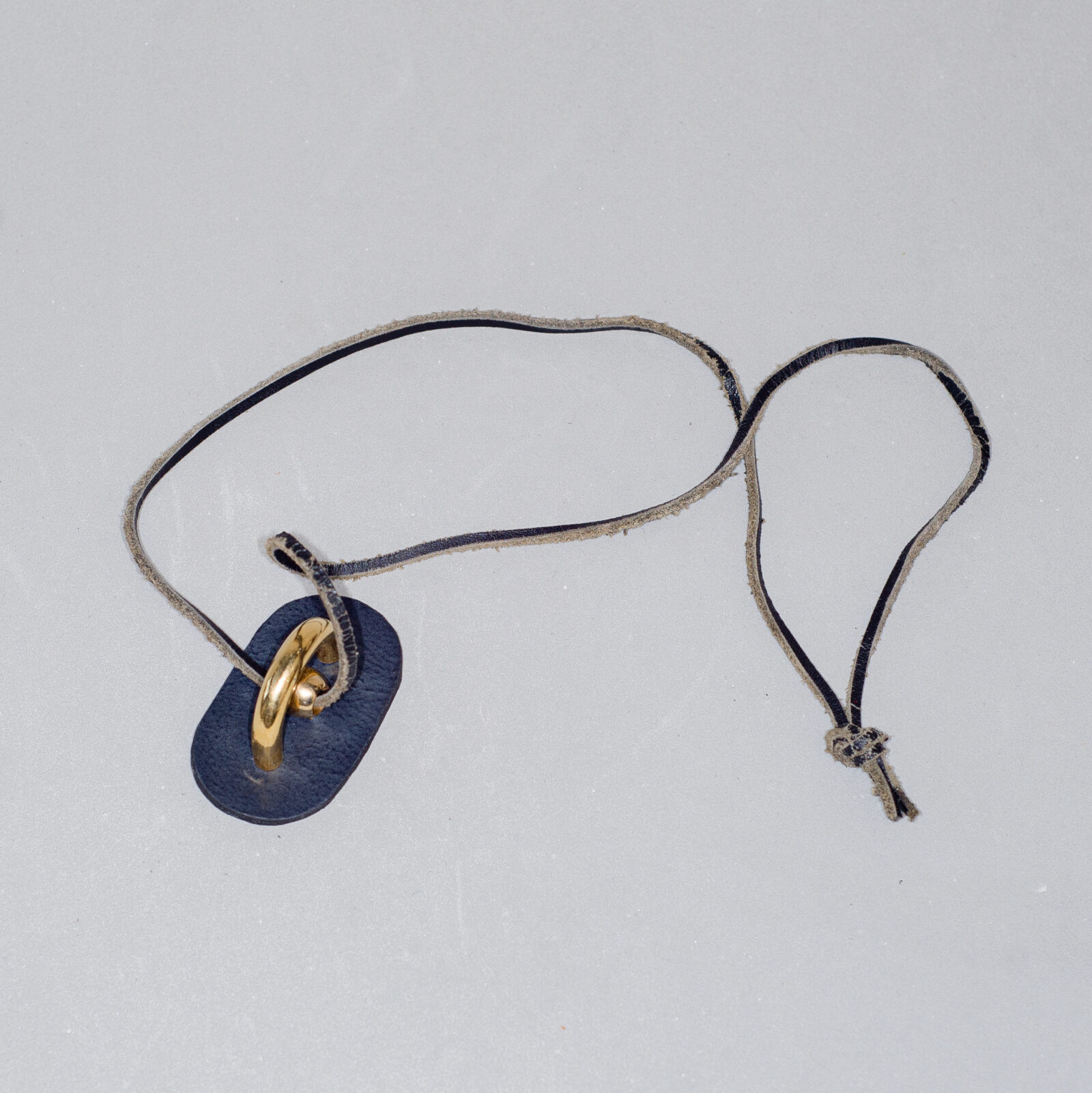 Loop pendant