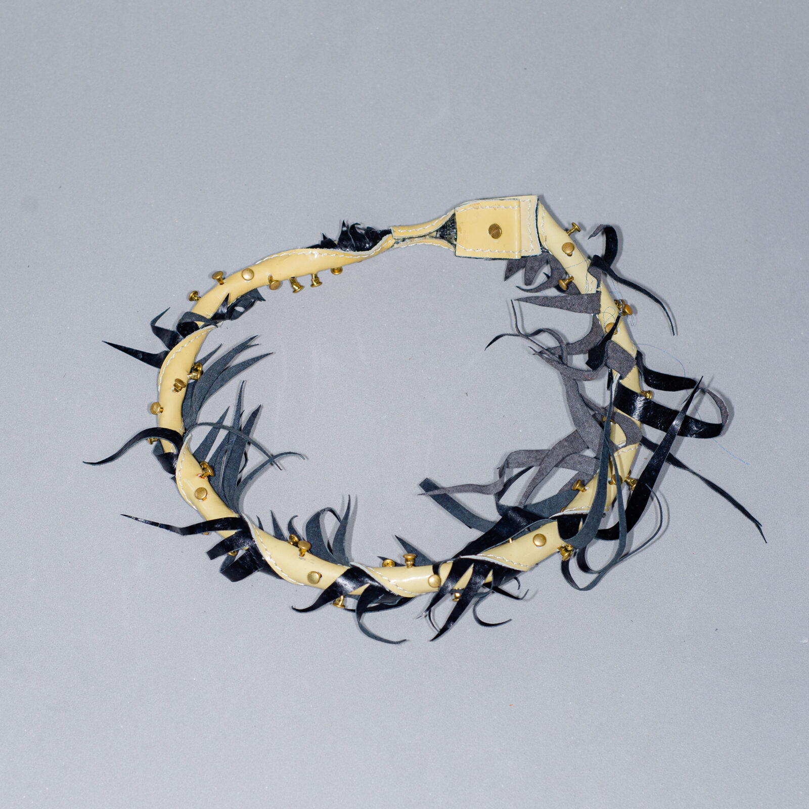 Aerial roots collar - Imagen 2