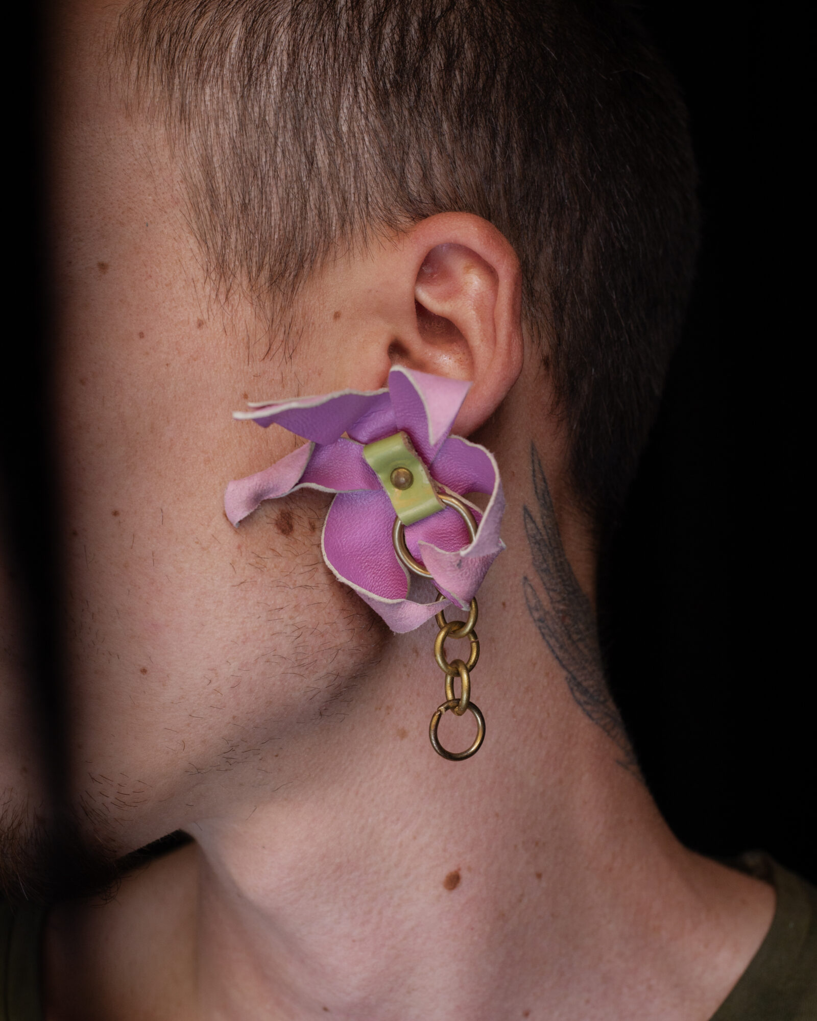 Orchid ring earring - Imagen 4