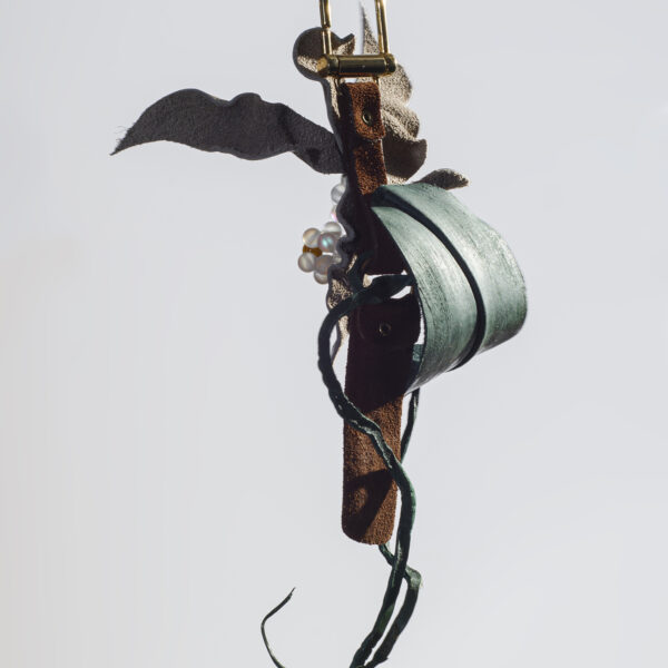 'Oyster orchid' charm