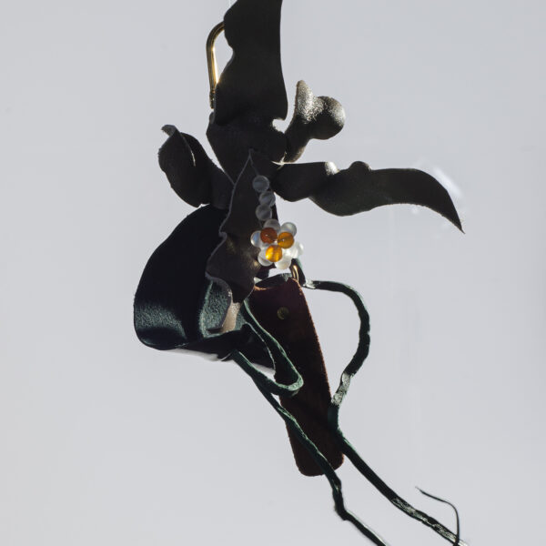 'Oyster orchid' charm